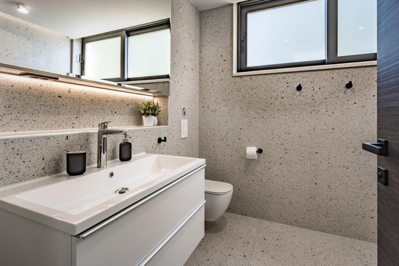 Villa Dispet With Heated Pool, Jacuzzi, Sauna And Cinema 셀리나 외부 사진