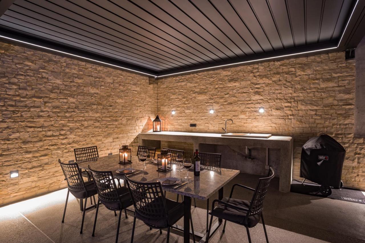 Villa Dispet With Heated Pool, Jacuzzi, Sauna And Cinema 셀리나 외부 사진