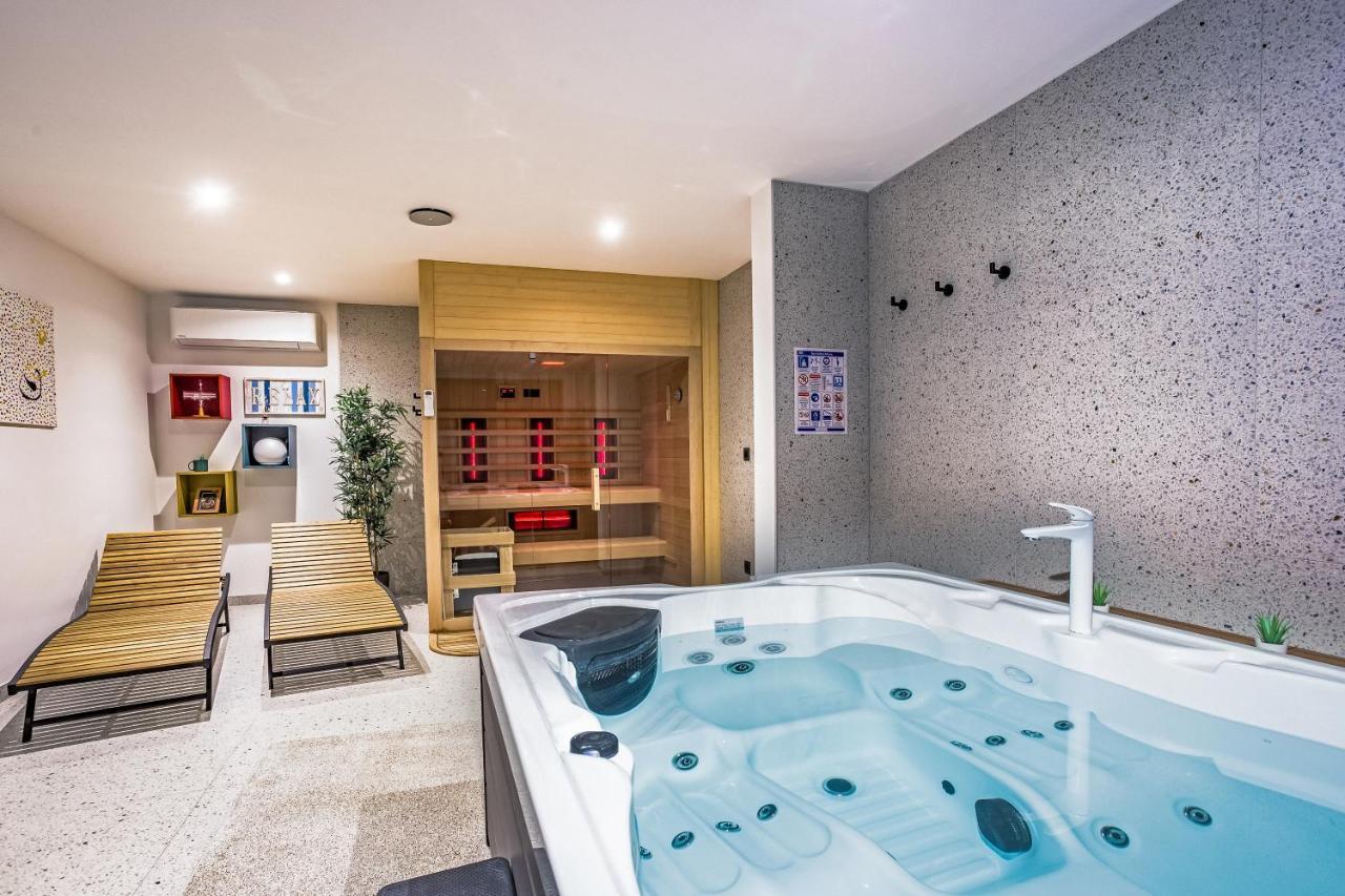 Villa Dispet With Heated Pool, Jacuzzi, Sauna And Cinema 셀리나 외부 사진